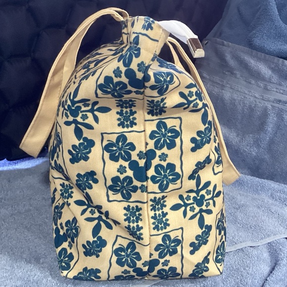 Hawaiian Print Zippered Tote Bag - Picture 6 of 7